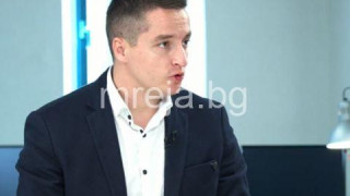 Депутатът Явор Божанков фучи из Народното събрание с…