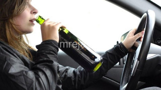 Пияната шофьорка от Плевен остава в ареста