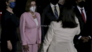 Нанси Пелоси пристигна в Тайван въпреки предупрежденията на Пекин (ВИДЕО)