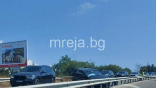Катастрофа блокира пътя за Бургас