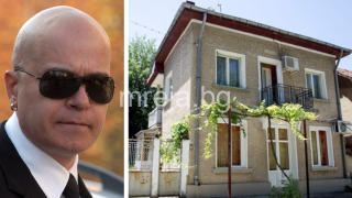 Родният дом на Слави Трифонов превзет от цигани