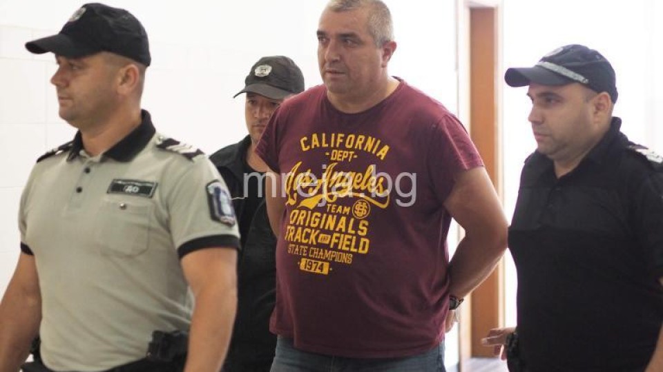 Куйович се закани да извади на показ кирливите ризи на много хора в България