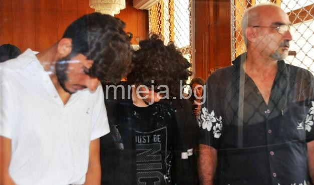 Все по-заплетен става случаят с двамата загинали полицаи в Бургас