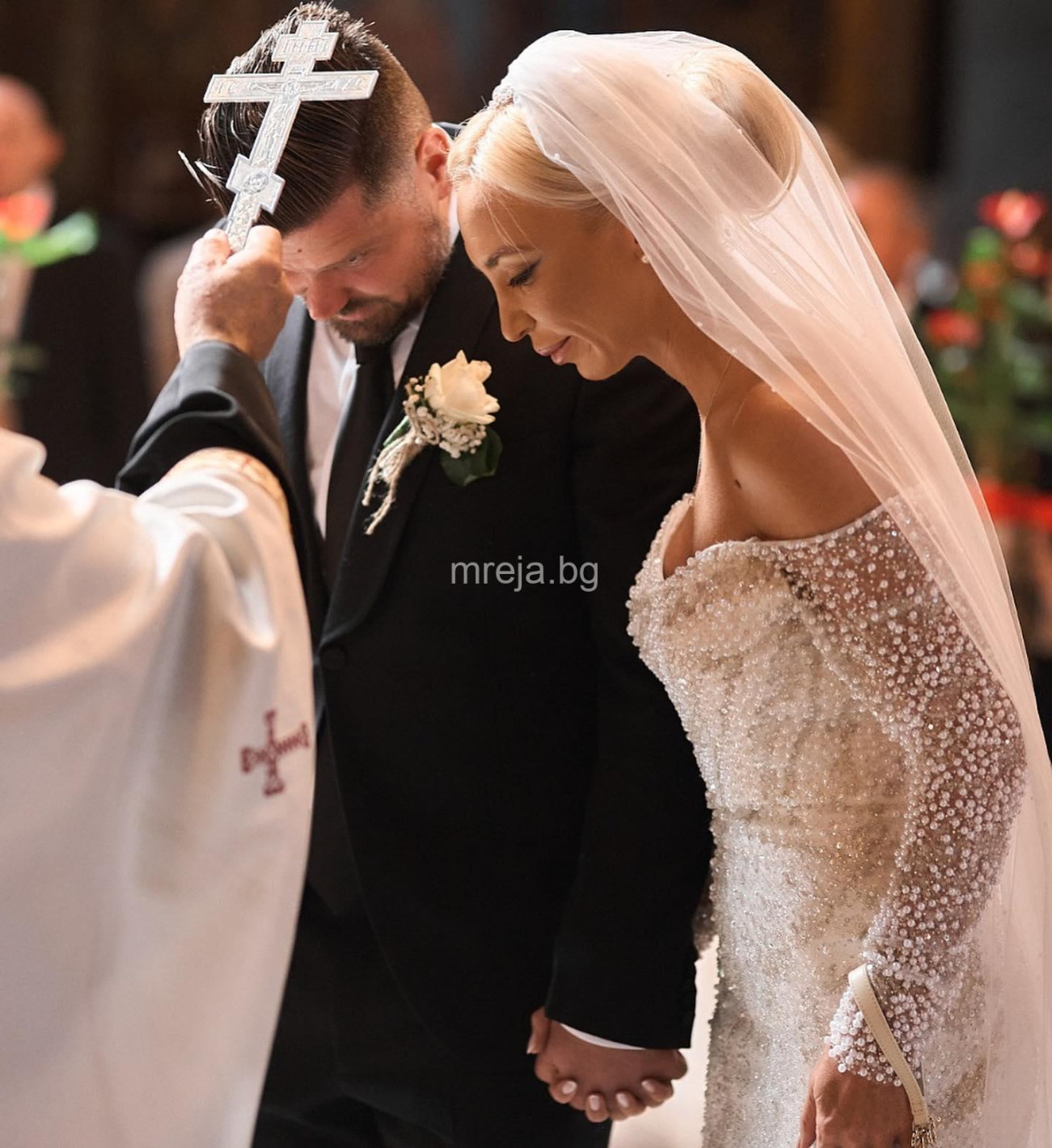 Никола Филипов се венча за бръмчалка