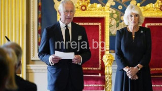 Камила не дочака трупът на Елизабет Втора да изстине и заграби нещата й