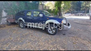 Кола на кандидат-депутата Веселин Колев удари джип пред полицията в Добрич (СНИМКИ)