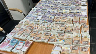 Митничари откриха колосално количество пари, вижте колко