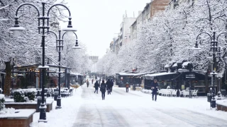 Какво време ни очаква през декември: Ще има много сняг и студ