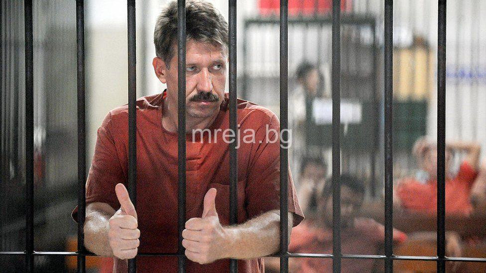 Най-могъщият оръжеен търговец в света Виктор Бут беше пуснат от затвора и вече е в Москва