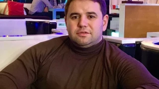 Приближен до политици и милионери преби жена си с тенис ракета