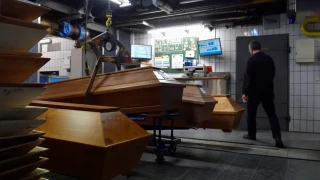 Ужас с трупове по улиците и катафалки с починали в Пекин, вижте защо