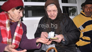 Ужас: Властта точи секирата за бедните и пенсионерите