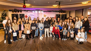 КОЛЕДНО ТЪРЖЕСТВО ЗА ДЕЦА НА ЗАГИНАЛИ И ПОЧИНАЛИ СЛУЖИТЕЛИ ОТ СИСТЕМАТА НА МВР