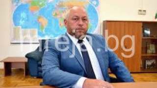 Дядовата ръкавичка. Измамникът Красимир Папукчийски назначил жена си да чисти жп-кенефите