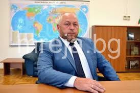 Дядовата ръкавичка. Измамникът Красимир Папукчийски назначил жена си да чисти жп-кенефите