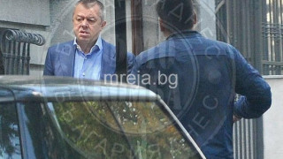 Румен Вълка изсече до голо Борисовата градина. Ще строи кичозни блокове и спа насред парка. Съучастник ли му е Трайчо Трайков?