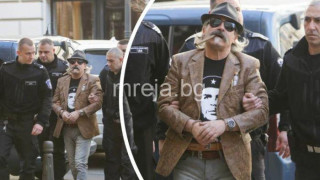 Босът на бандата „Килърите“ Георги Вълев се появи в съда с тениска с лика на Че Гевара