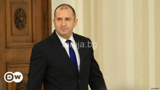 „Левицата“ на Румен Радев е напът да издуха Български възход на Стефан Янев