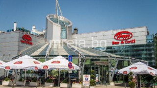 На вниманието на Българската агенция по храните: Клиенти повръщат след вечеря в “Хепи”. Натровени от цялата страна правят сдружение