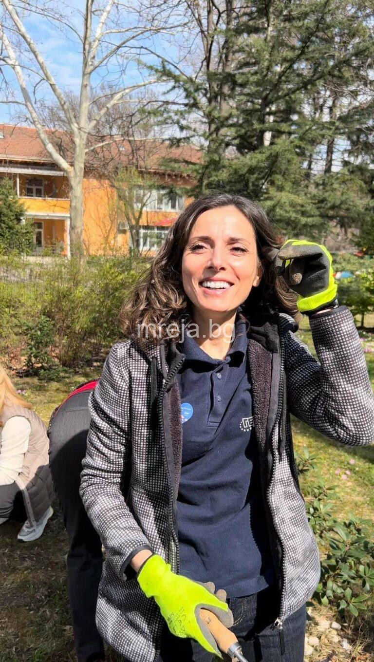 Анжелина Тотева – едно момиче в мъжкия свят на политиката!