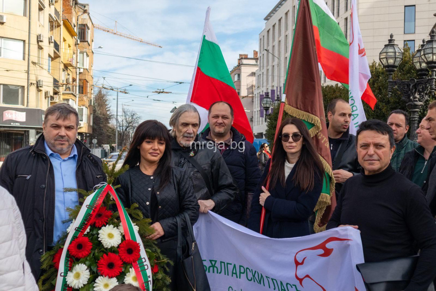 Бивш депутат на Слави го вкара през задния вход в парламента с кампанията “Не подкрепям никого”
