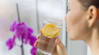 Добавки към водата при подут корем