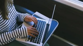 Важно: При покупка на билети за събития от онлайн платформи следете за начисляването на допълнителни такси за нежелани услуги