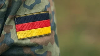 Германия все по-близо до задължителна военна служба