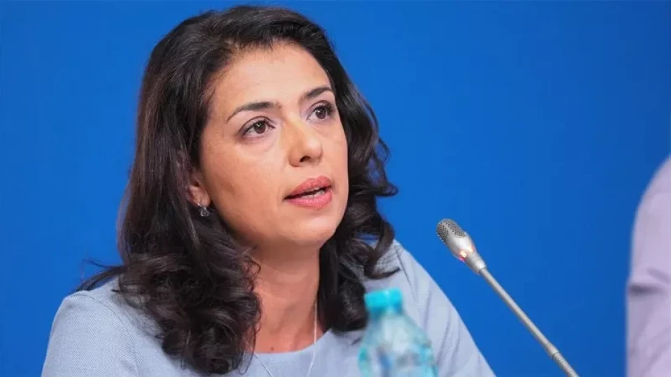 Ваня Григорова: Каква ще е следващата стъпка на БСП – доброволно да отидат в Сибир?