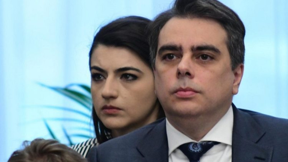Лена Бориславова и Асен Василев дърпали конците на арестувания зам.-кмет на София