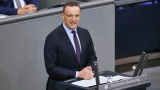 В Бундестага поискаха Германия да има директен достъп до ядрени оръжия