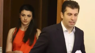 Виктор Димчев: Кирил Петков джентълменски застава пред своята приятелка Лена и я защитава
