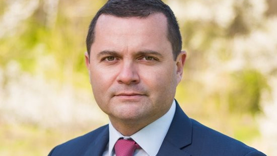Кметът на Русе взел апартамент на съветник, за да му чисти имиджа