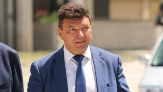 Живко Суджука вдига блок в центъра на София