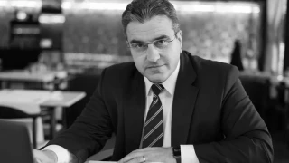 Тези, които днес твърдят, че левът е само хартийка са същите, които вчера твърдяха, че полът е само илюзия