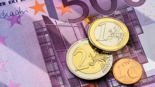 Психолог: Двойните цени в лева и евро не смущават българите, а какво могат да си купят