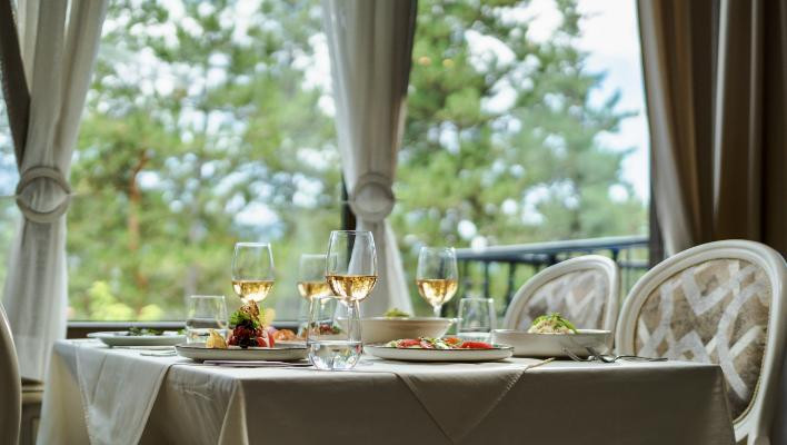 ЕКСКЛУЗИВНО! Maxi Park Hotel & SPA Велинград отваря топ ресторант и луксозно СПА за ценители