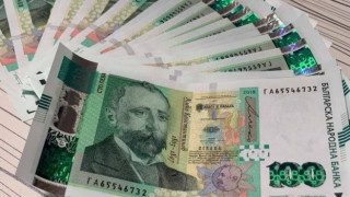 Приближаващото членство в еврозоната доведе до двуцифрения ръст на банковите спестявания на българите през юли
