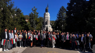 Депутати от ПГ на ДПС-НОВО НАЧАЛО почетоха Деня на Независимостта във Велико Търново