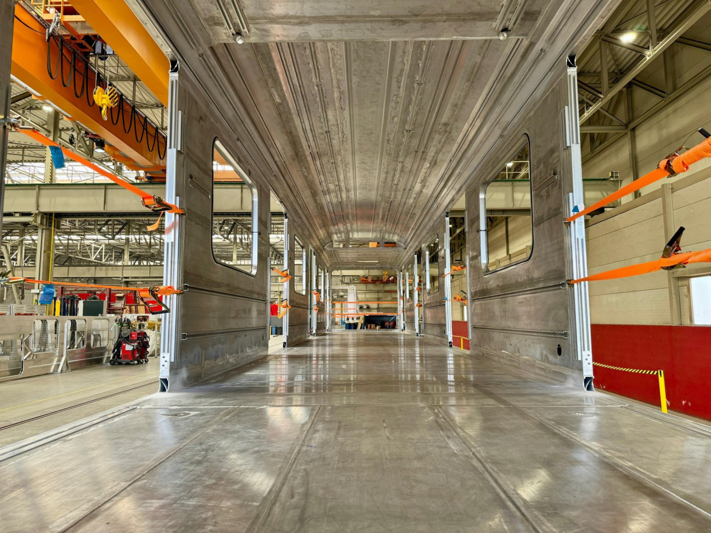 "Шкода" показа новите софийски метровлакове за 66 милиона евро (видео/снимки)