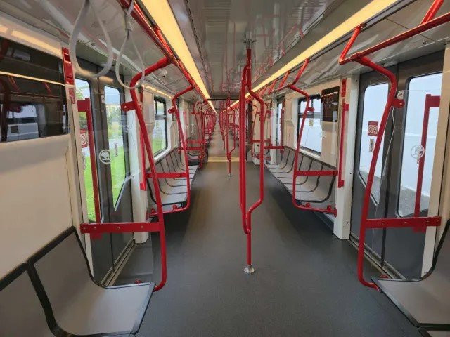 "Шкода" показа новите софийски метровлакове за 66 милиона евро (видео/снимки)