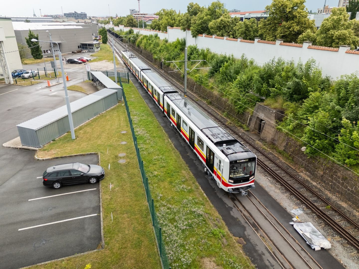 "Шкода" показа новите софийски метровлакове за 66 милиона евро (видео/снимки)