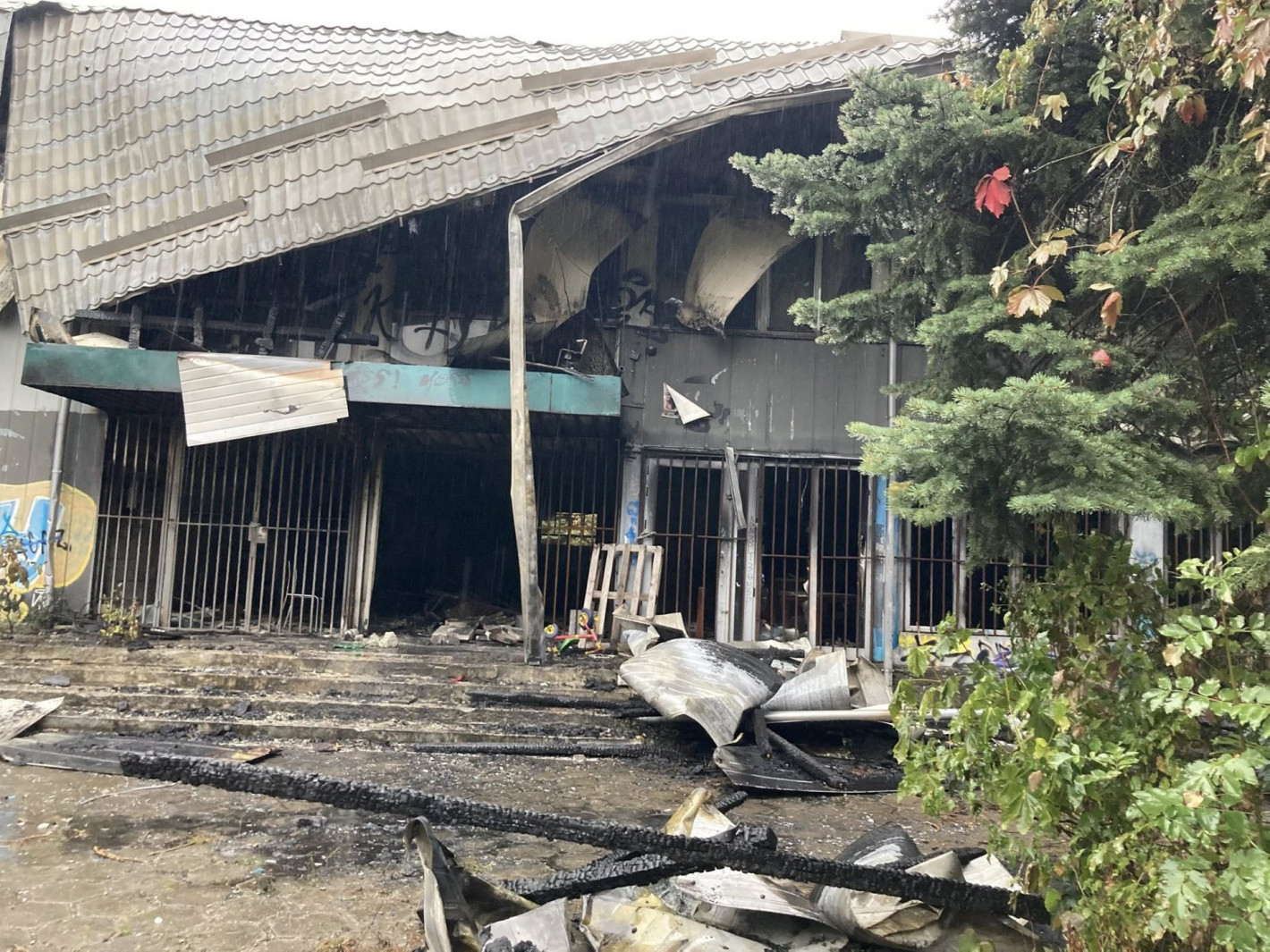 В изгорялата сграда в "Гоце Делчев" преди 19 години беше убит наркобос