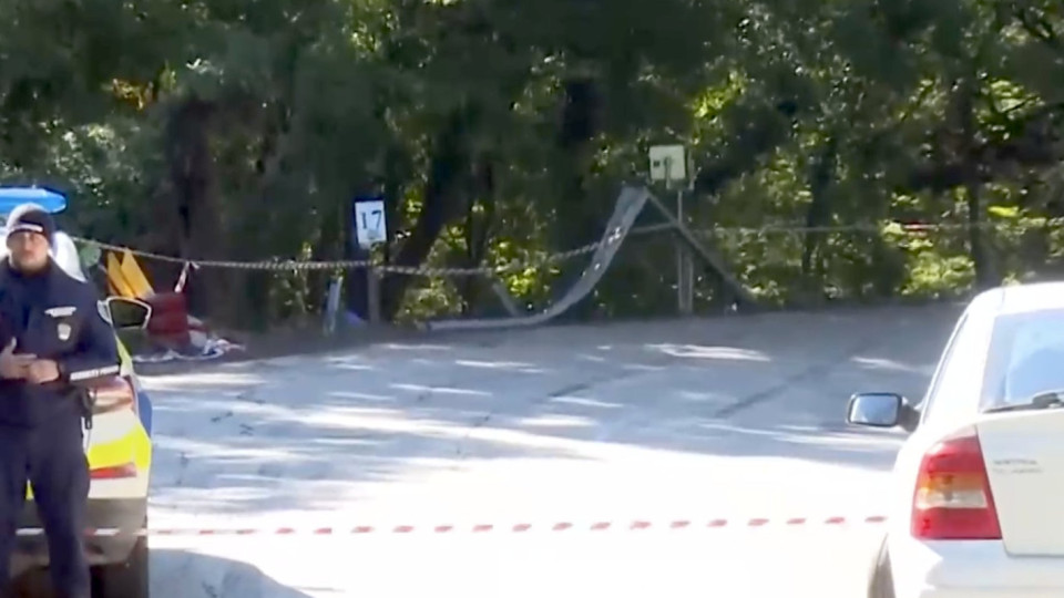 Вижте мига, в който състезателната кола се врязва в хората на рали край Варна (видео)