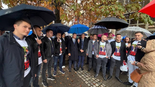 С протест пред КПК младежите на ДПС-НОВО НАЧАЛО поискаха закриването на бухалката на ПП