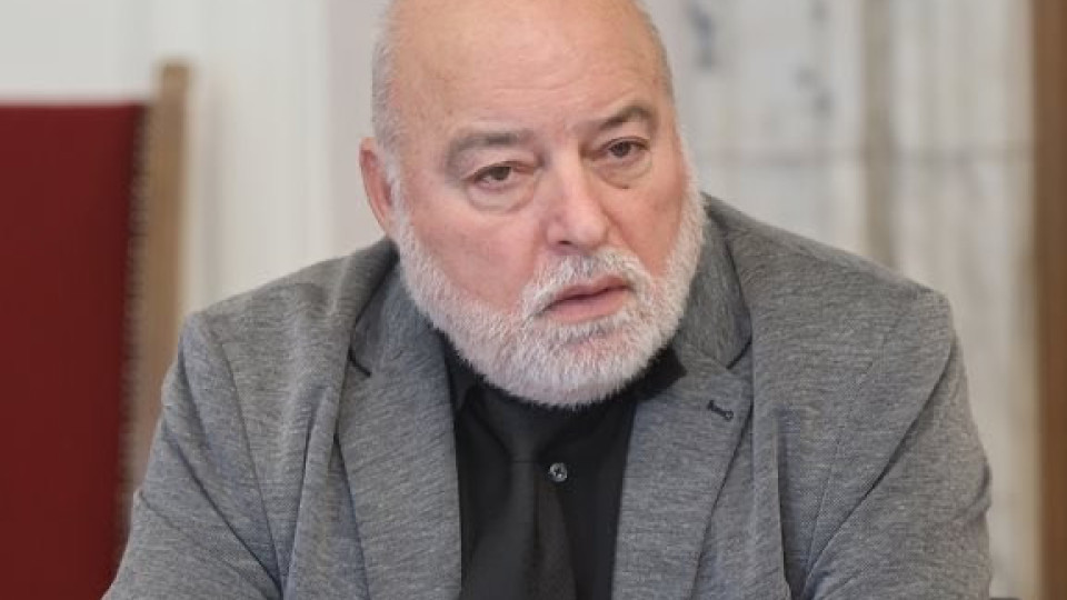 Измамникът проф. Карапетков се уплаши от Николай Попов