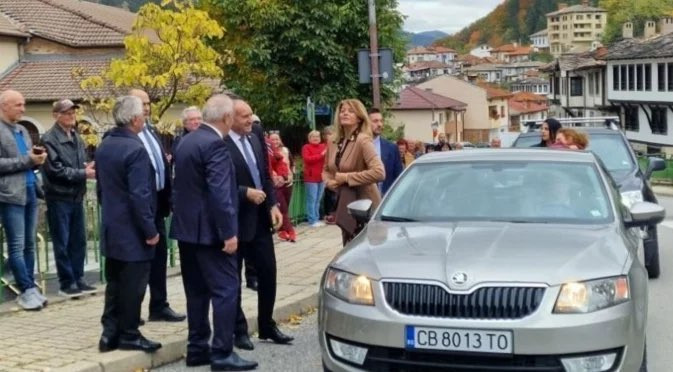 Падение! Шкодата на Десислава Радева няма да измие срама от BMW-то, което Радев й подари с народна пара̀