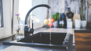 Чешмяната вода все по-трудно отговаря на очакванията за добро качество