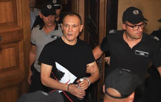 Васил Божков продава фирма, плаща прашинка от дължимите данъци