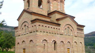 Светлинен спектакъл по повод честванията на 840-ата годишнина от въстанието на болярите Петър и Асен Светлинен спектакъл по повод честванията на 840-ата годишнина от въстанието на болярите Петър и Асен